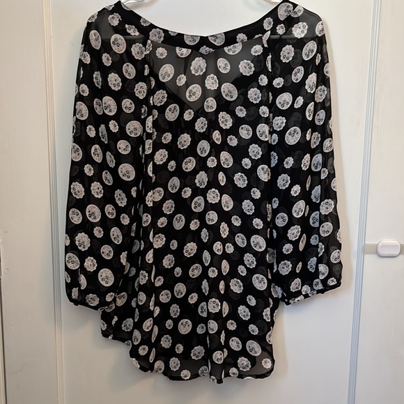 Lauren Conrad Women’s Sheer Top - Picture 6 of 6